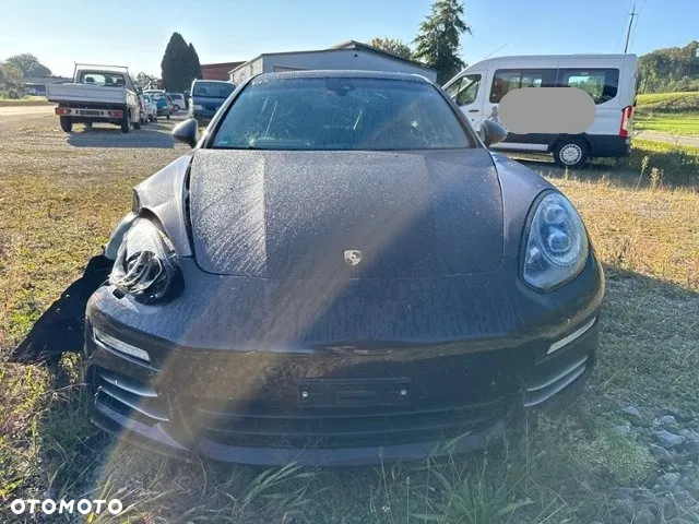 Porsche Panamera 4 - 3
