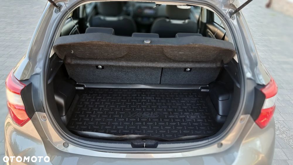 Toyota Yaris 1.5 VVT-i Lounge - 15