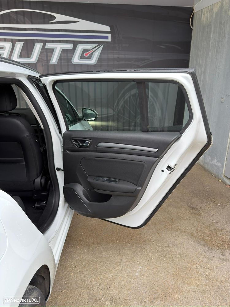 Renault Mégane E-Tech - 30