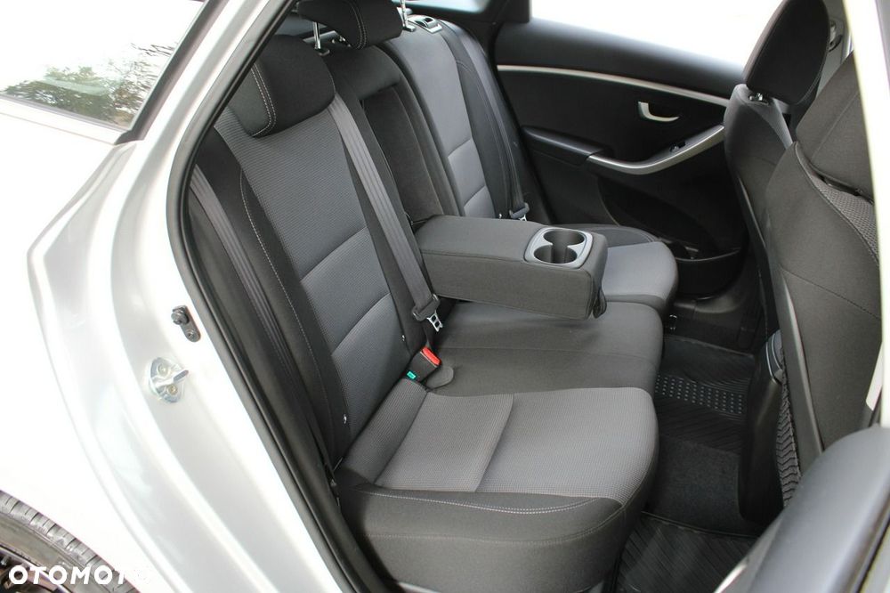 Hyundai i30 1.4 YES - 12