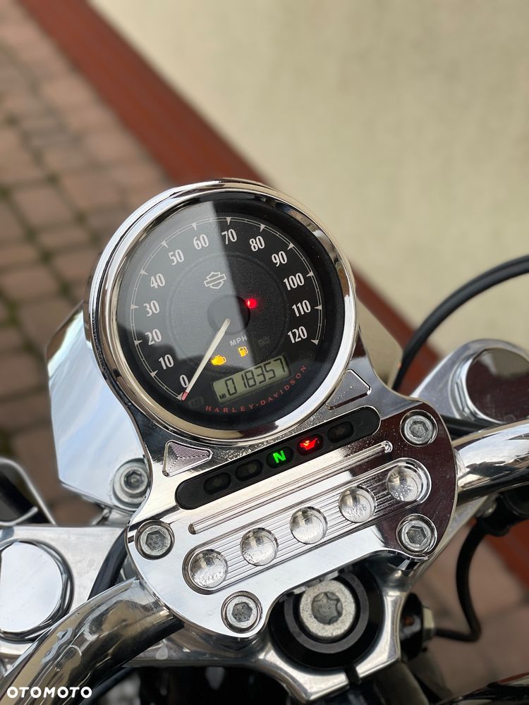 Harley-Davidson Sportster Custom 1200C - 22