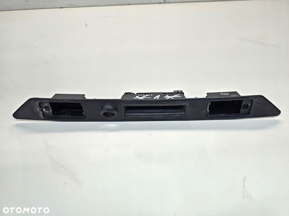 PODŚWIETLENIE TABLICY REJESTRACYJNEJ AUDI A3 A4 A6 8E0827574C - 2