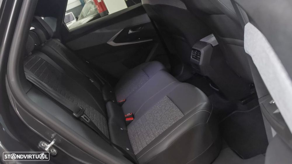 Peugeot 3008 1.2 Hybrid Allure e-DCS6 - 12