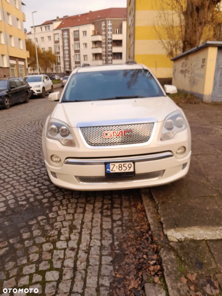 GMC Acadia - 7