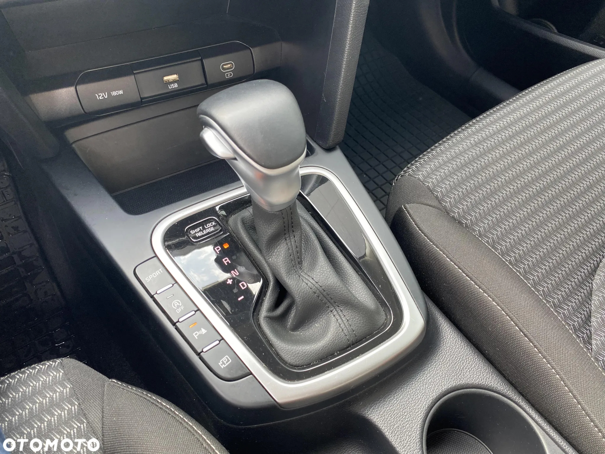 Kia Ceed 1.5 T-GDI M DCT - 14