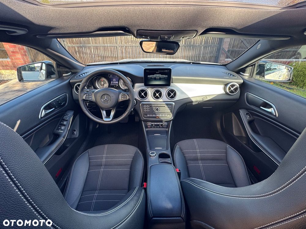 Mercedes-Benz CLA 250 7G-DCT - 10