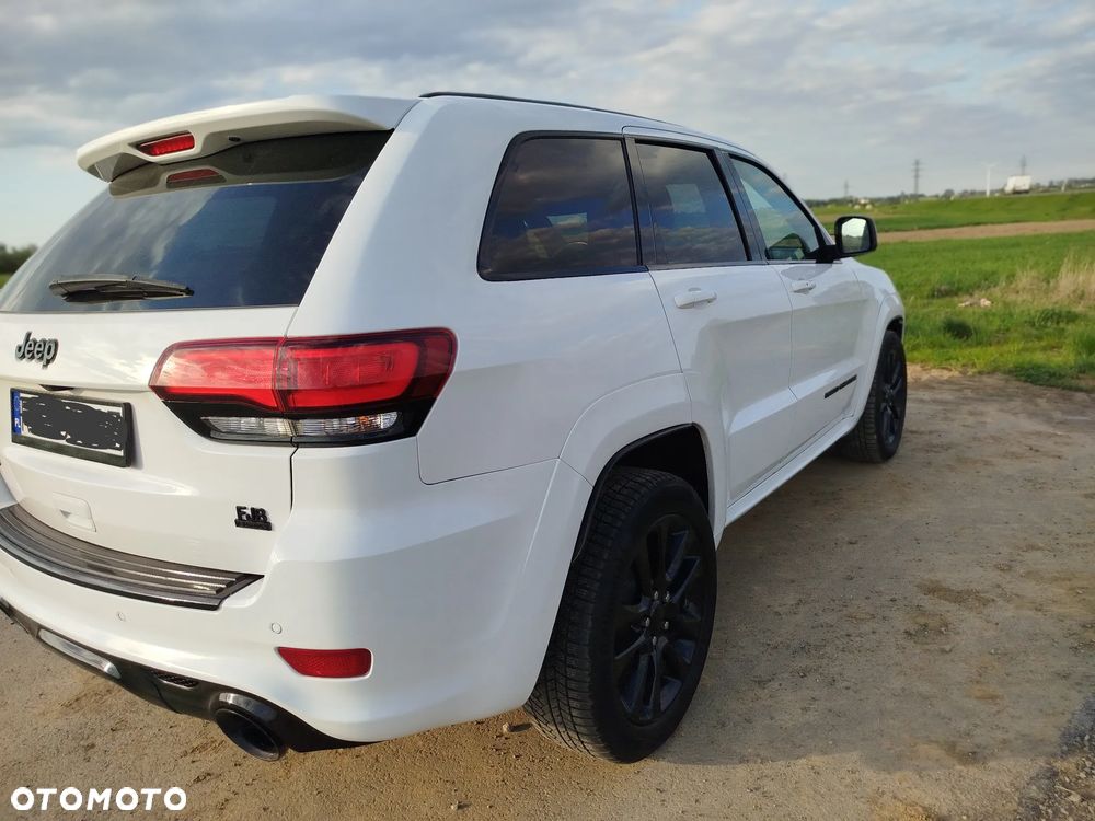 Jeep Grand Cherokee - 12