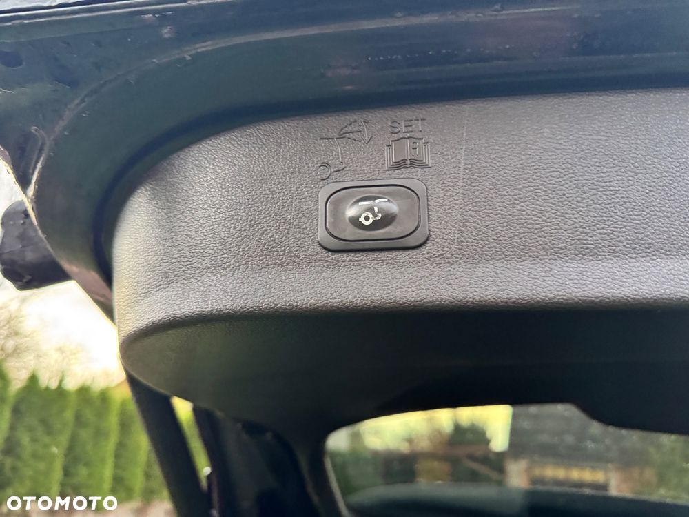 Ford Kuga - 17