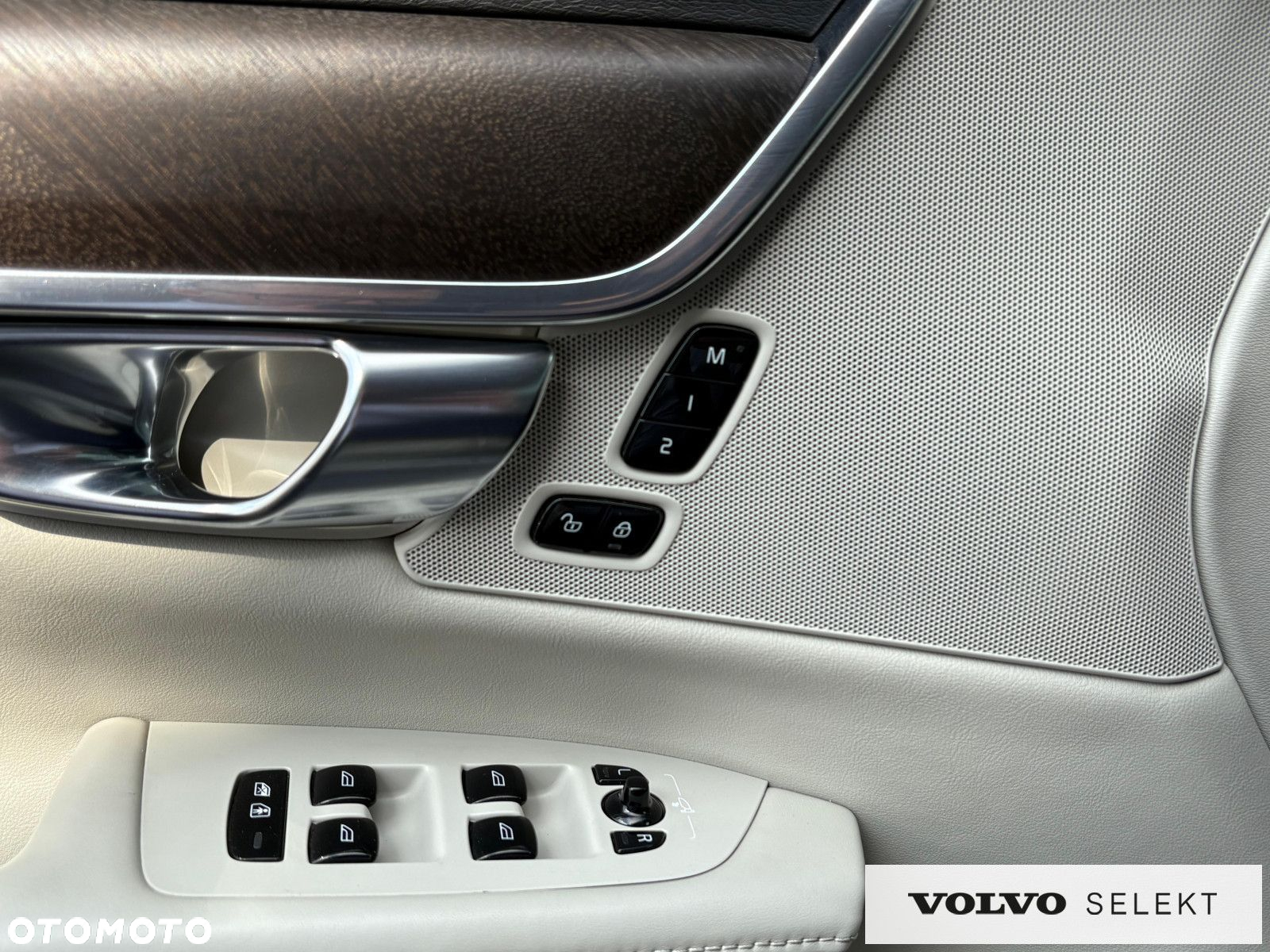 Volvo V90 Cross Country - 16