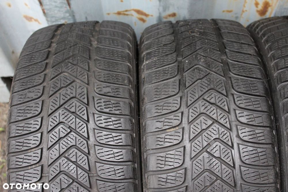 4x 235/35R19 PIRELLI WINTER SOTTOZERO 3 91W XL 7,5mm - 3