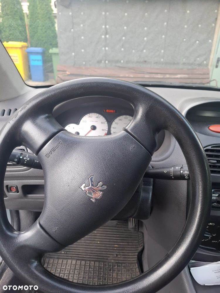 Peugeot 206 1.1 Mistral - 3