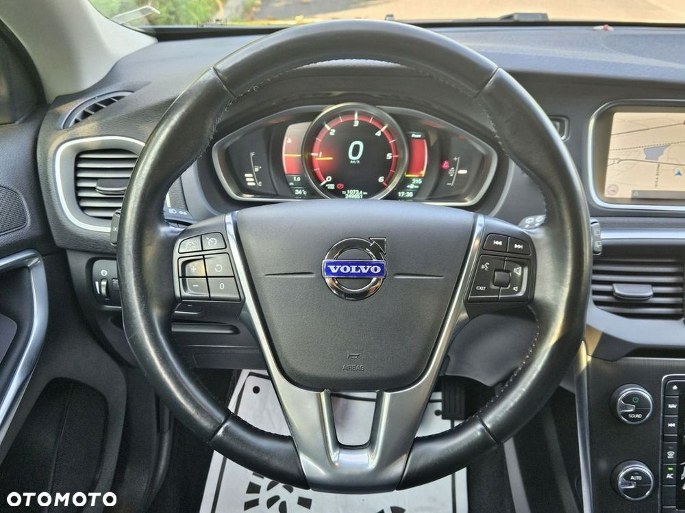Volvo V40 D2 Momentum - 9