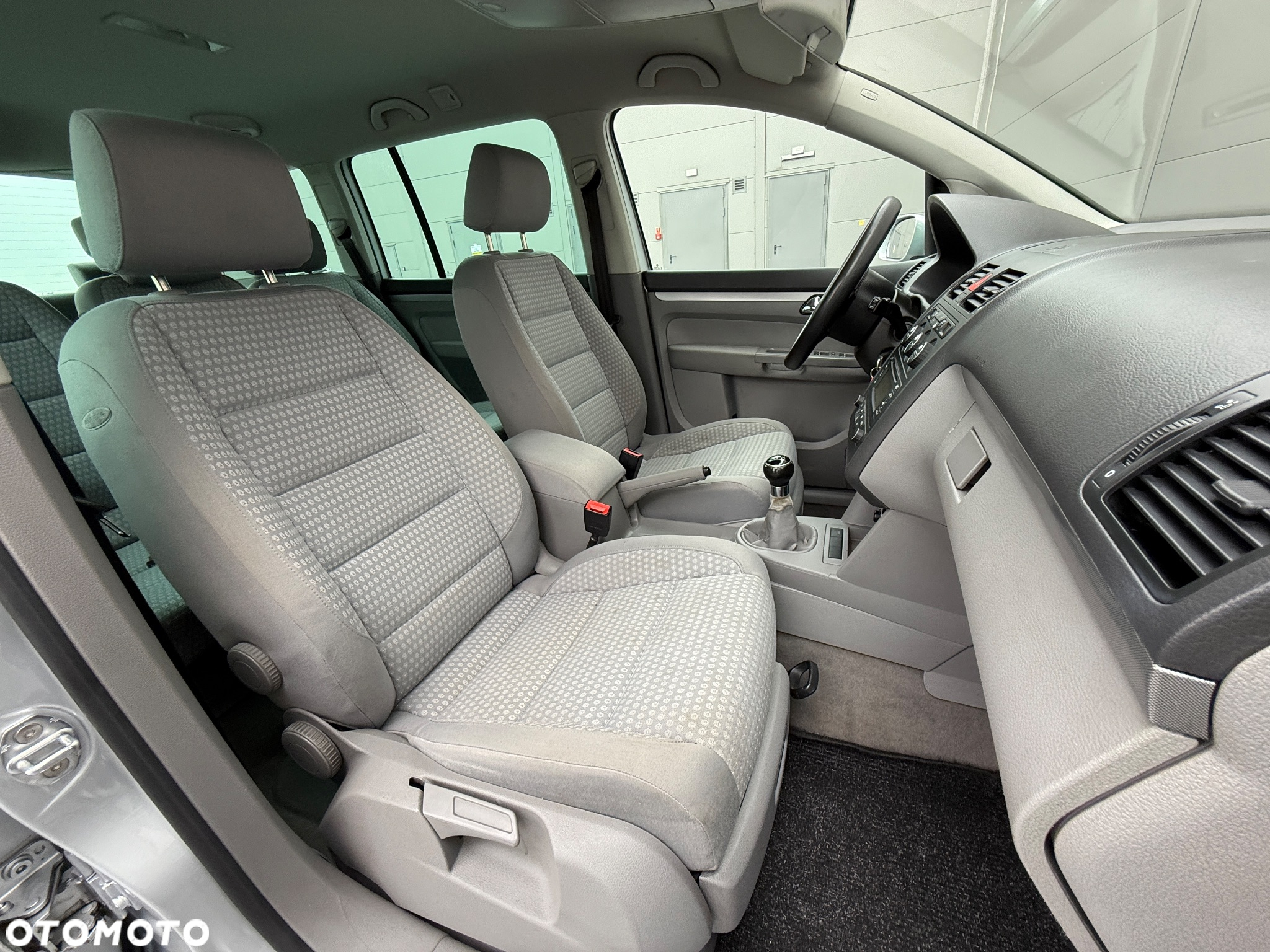 Volkswagen Touran - 23
