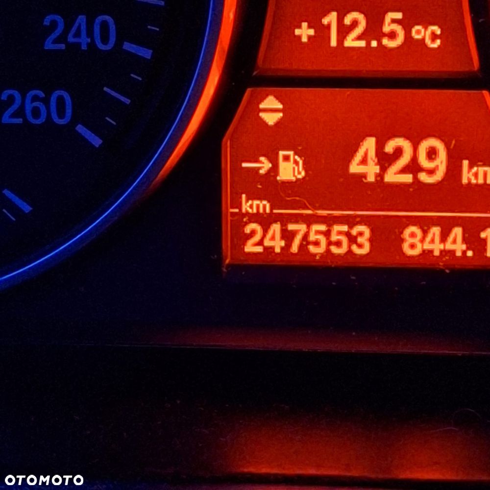 BMW X1 xDrive18d - 11