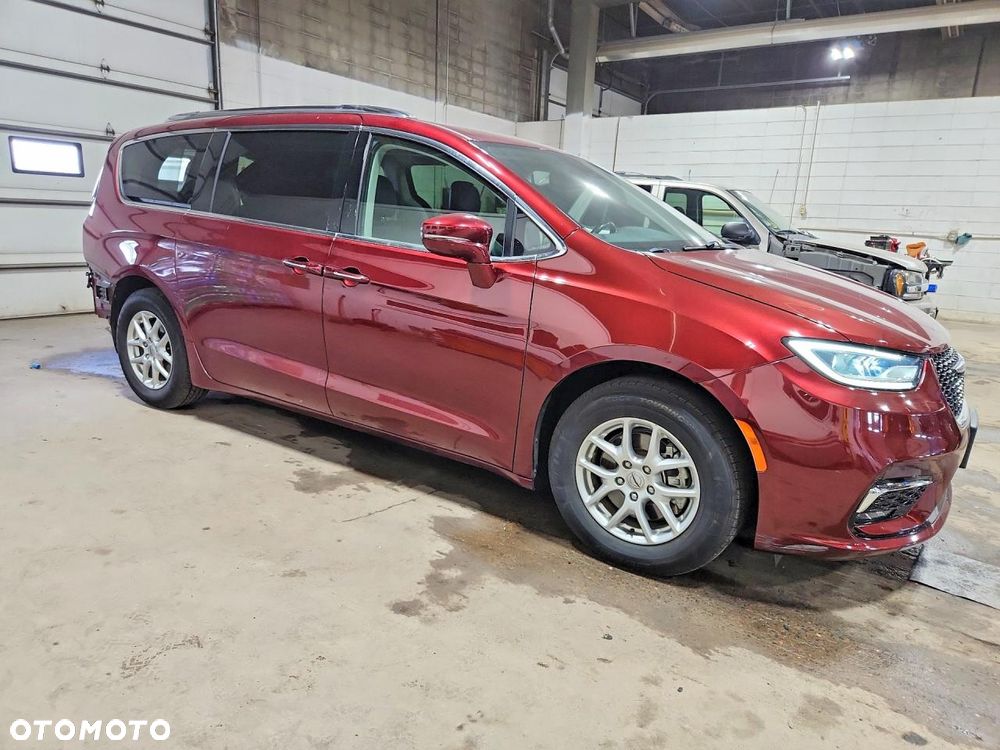 Chrysler Pacifica - 5