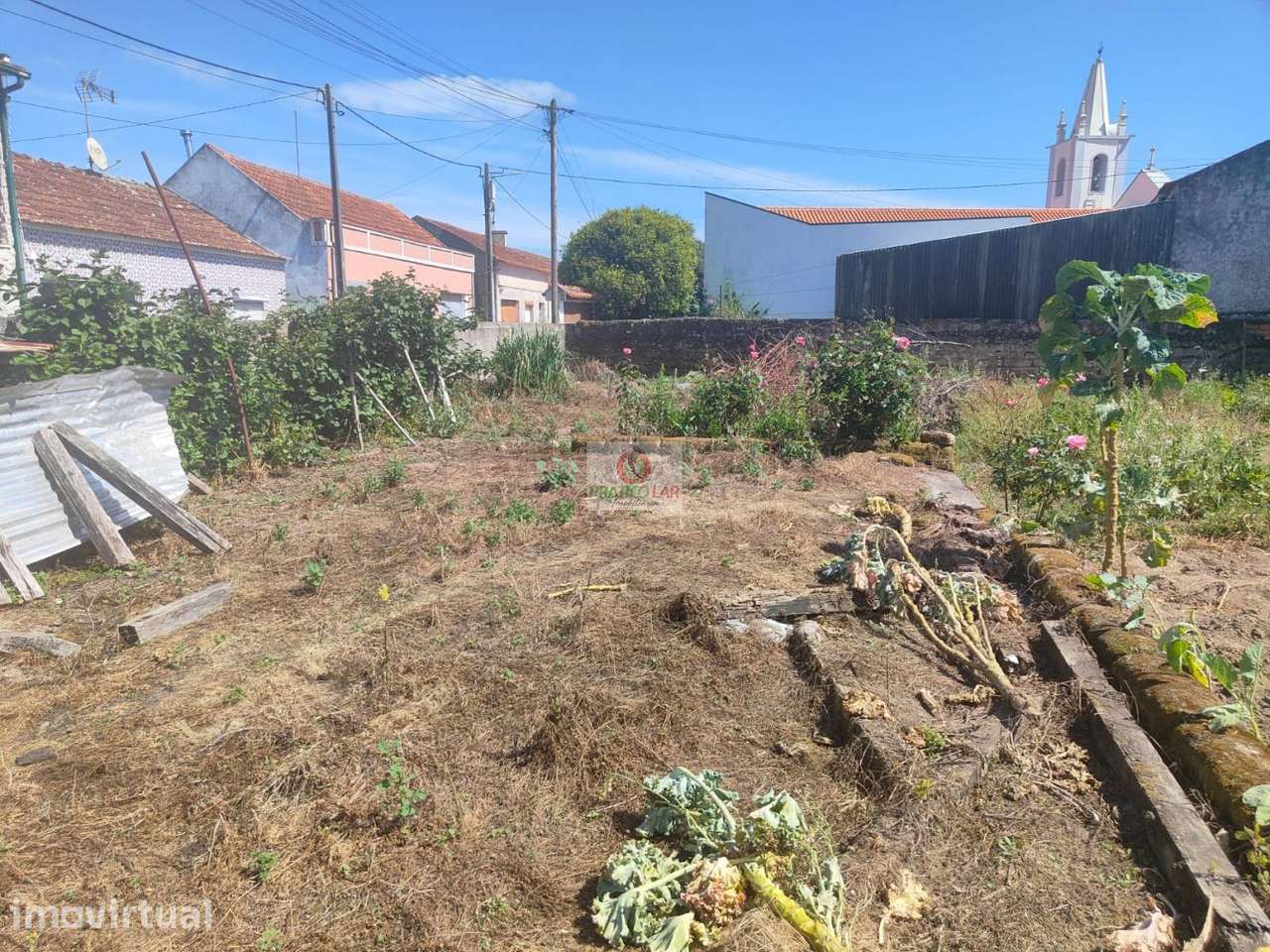 Moradia para restaurar  com terreno para construção em Nariz - Grande imagem: 5/31