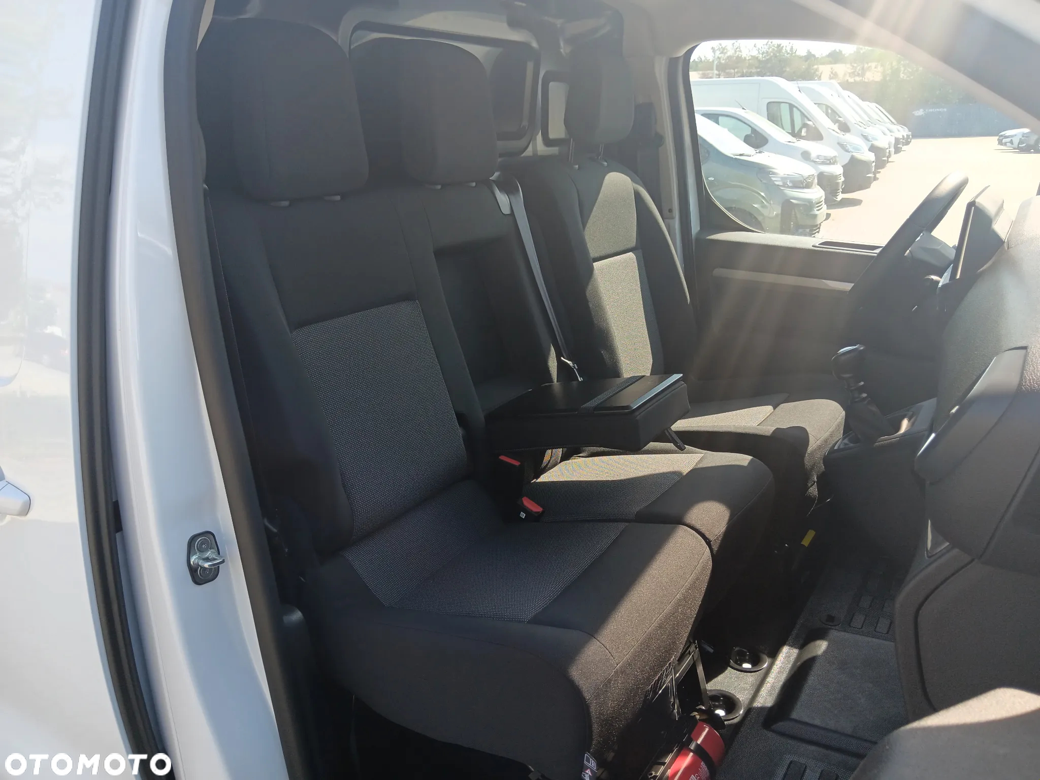 Opel Vivaro Furgon Extra Long - 10