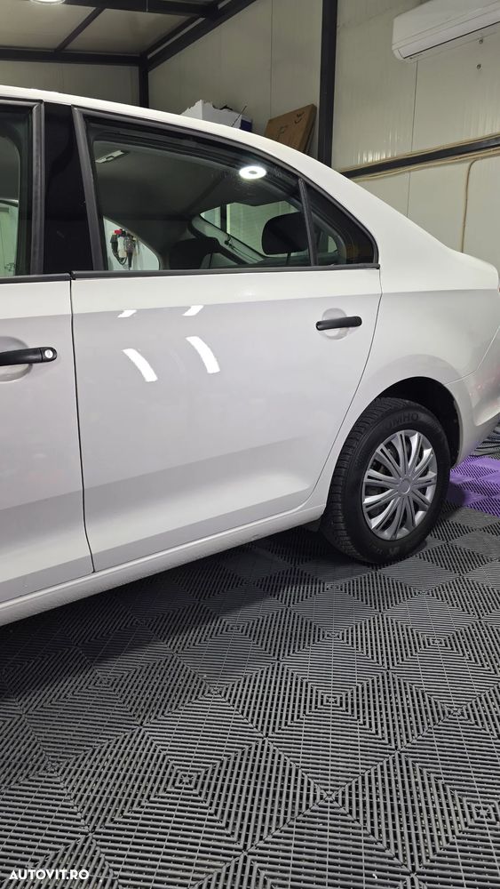 Skoda RAPID 1.2 MPI Active - 14