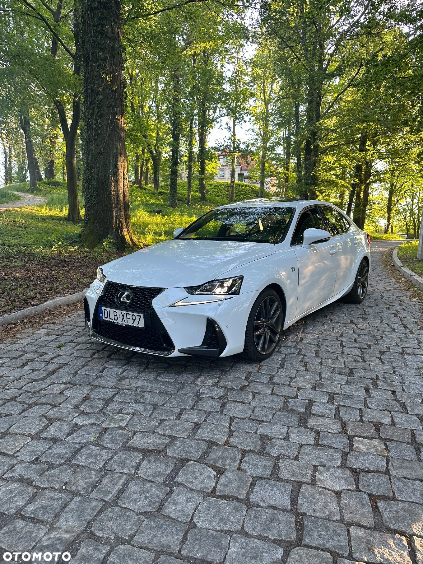 Lexus IS 200t / 300 F Sport - 4