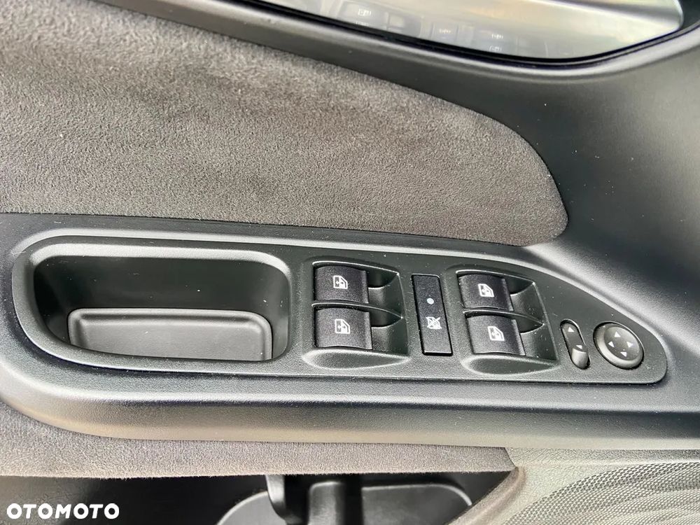 Fiat Tipo 1.3 MultiJet 16v Sport - 27