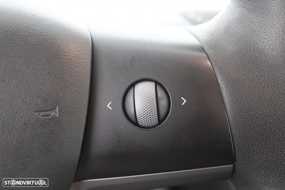 Tesla Model 3 Long-Range Dual Motor AWD - 17