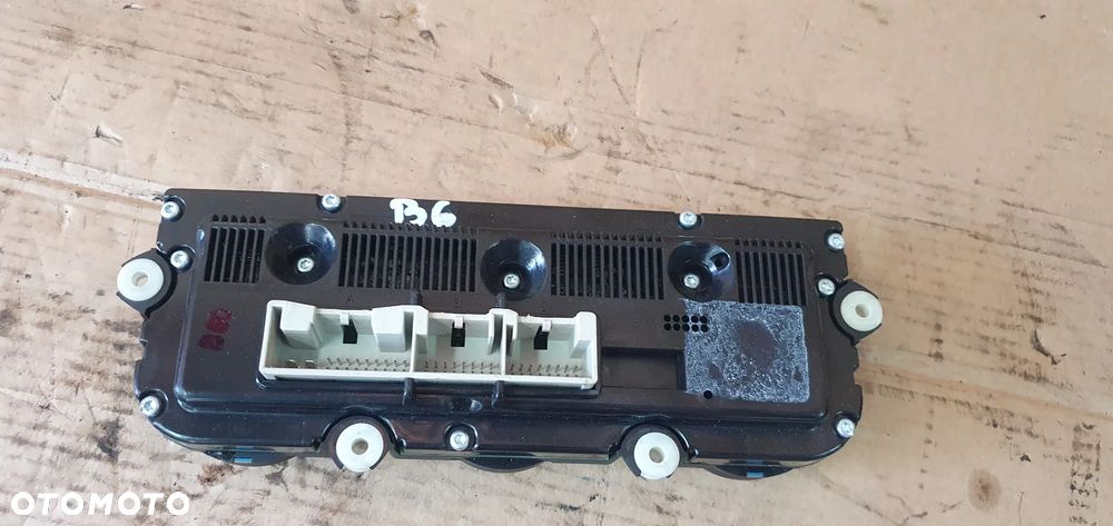 Panel nawiewu klimatyzacji klimy VW Passat B6 - 6