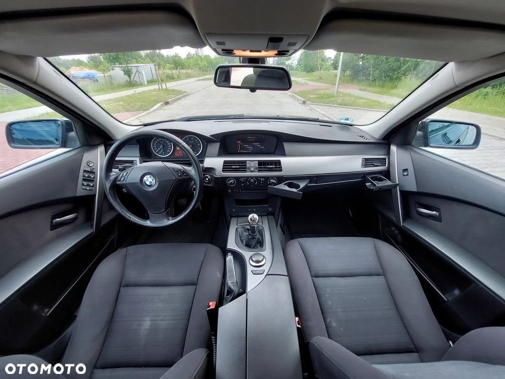 BMW Seria 5 525i - 6