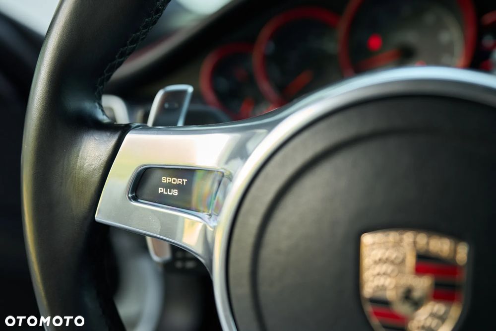 Porsche Panamera GTS - 25