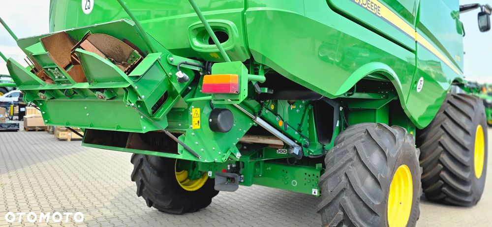 John Deere S770 - 25