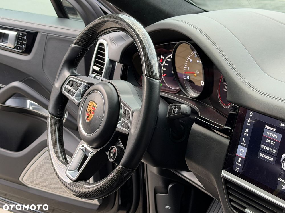 Porsche Cayenne Turbo - 41