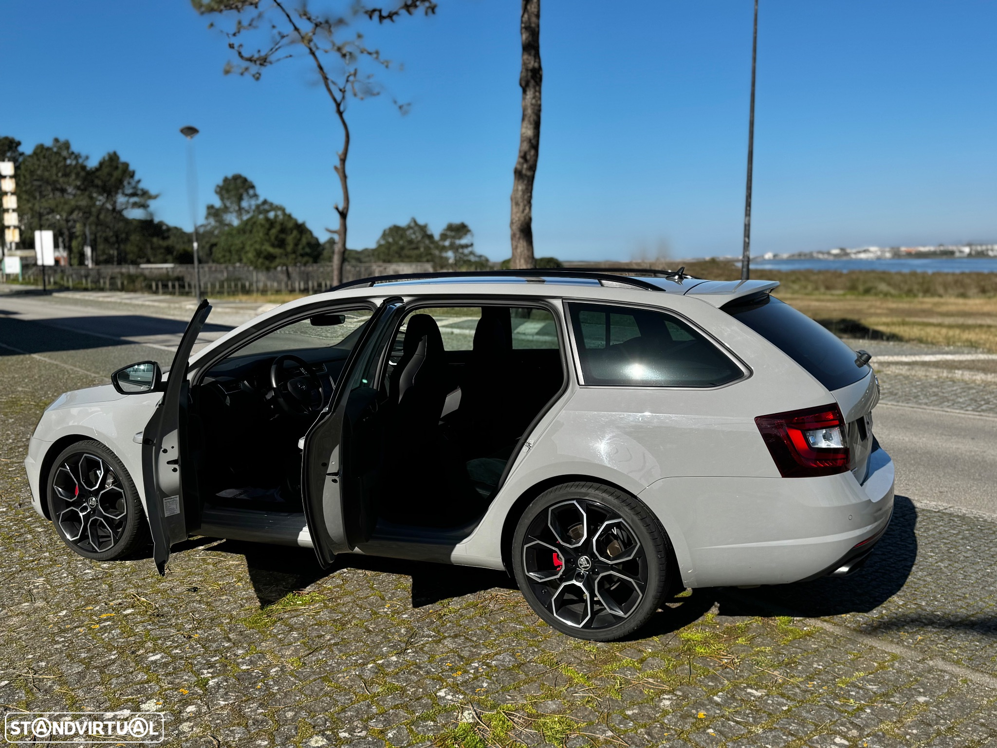 Skoda Octavia Break 2.0 TDI DSG 4x4 RS First Edition - 10