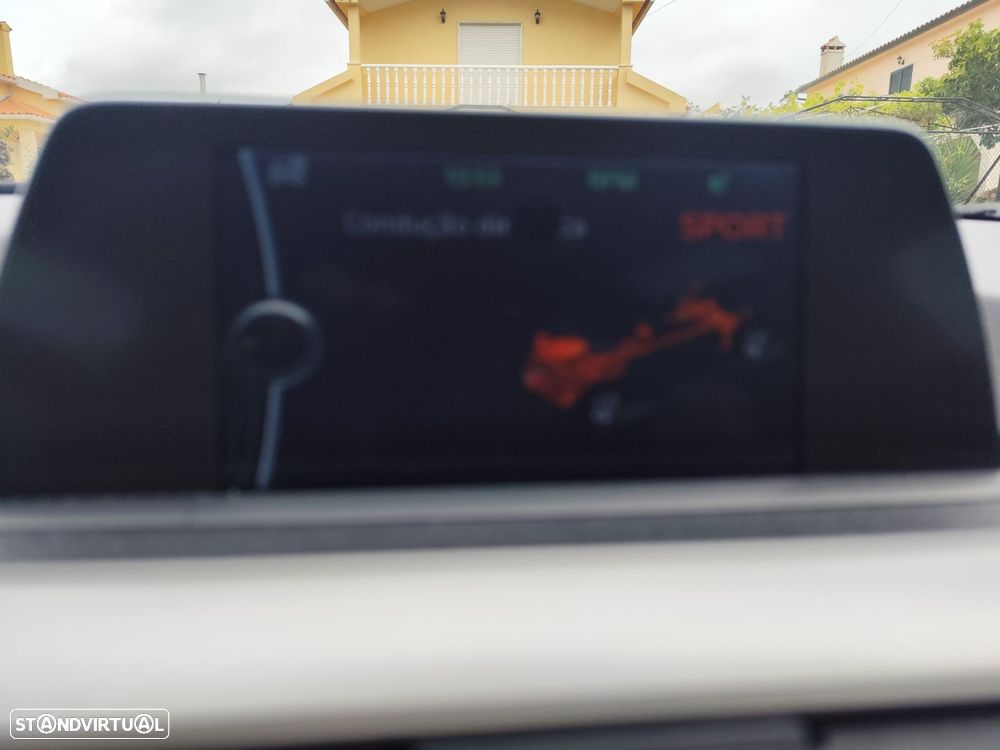 BMW 320 d DPF Touring - 17