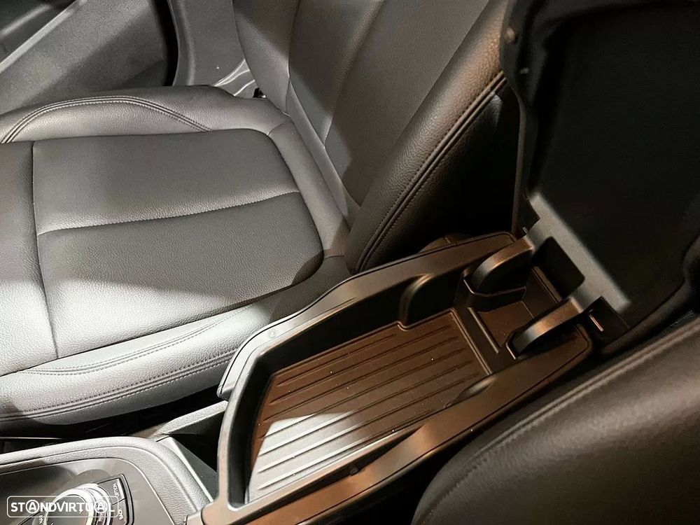 BMW X1 16 d sDrive Auto Line Sport - 18