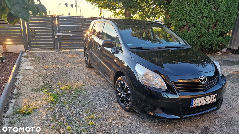 Toyota Verso - 1