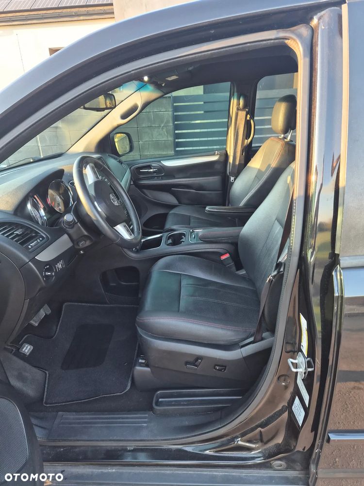 Dodge Grand Caravan 3.6 R/T - 8