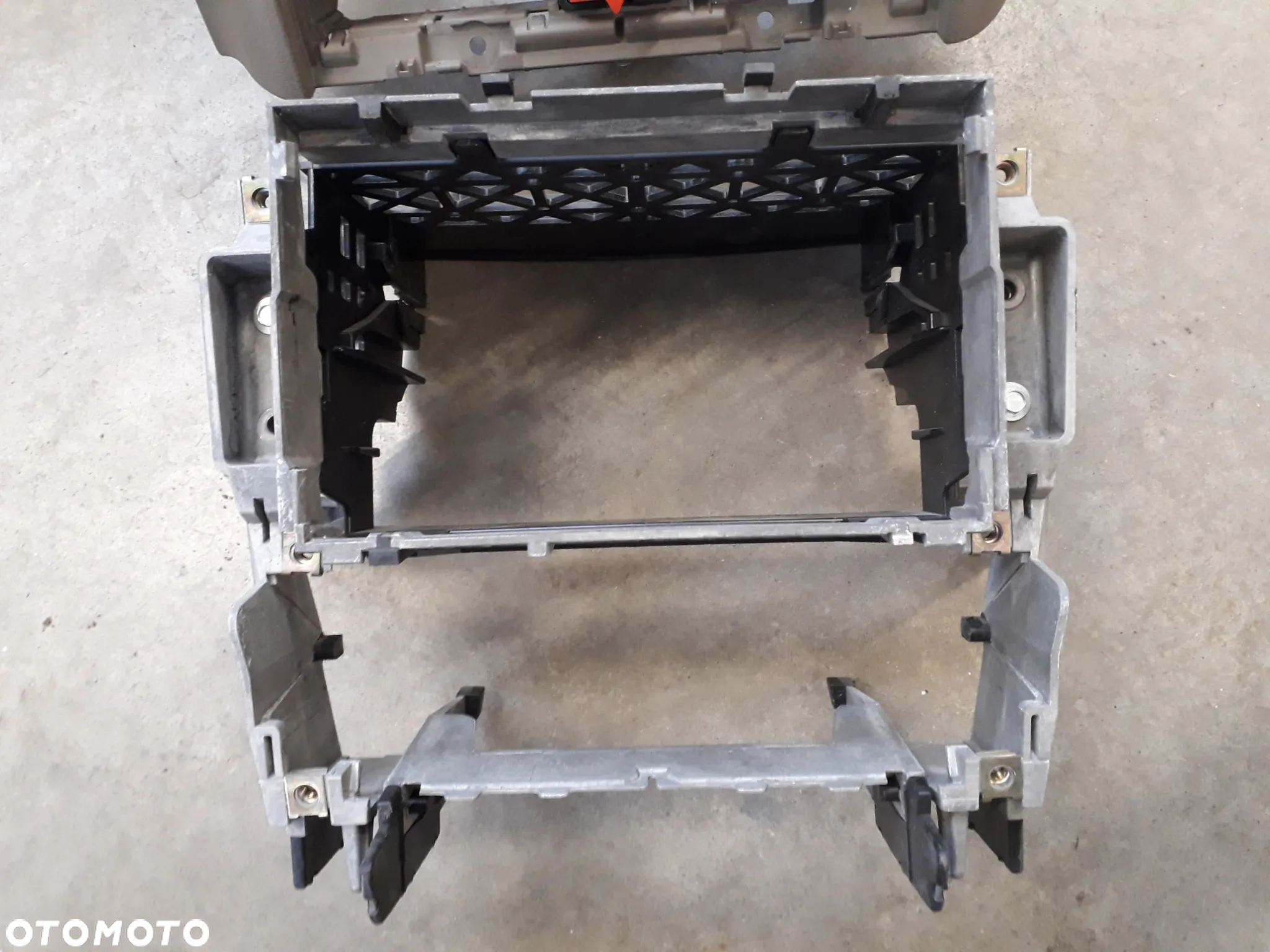 ramka radia 2din 8L0858005A A3 8L 1.6 lift - 2