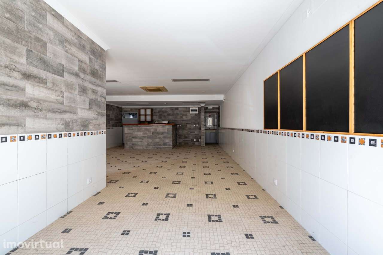 Espaço Comercial Licenciado no Centro de Lagos - Grande imagem: 3/16