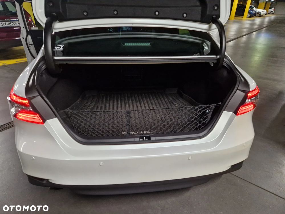 Toyota Camry 2.5 Hybrid Executive CVT - 34