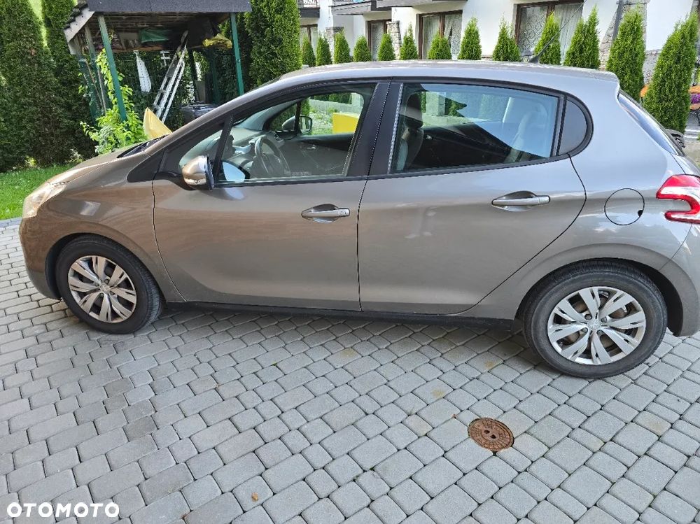 Peugeot 208 - 6