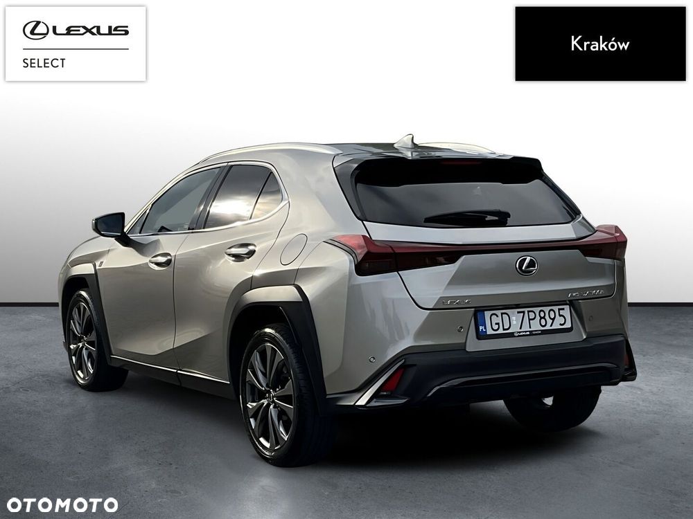 Lexus UX 300h F Sport Design AWD - 3