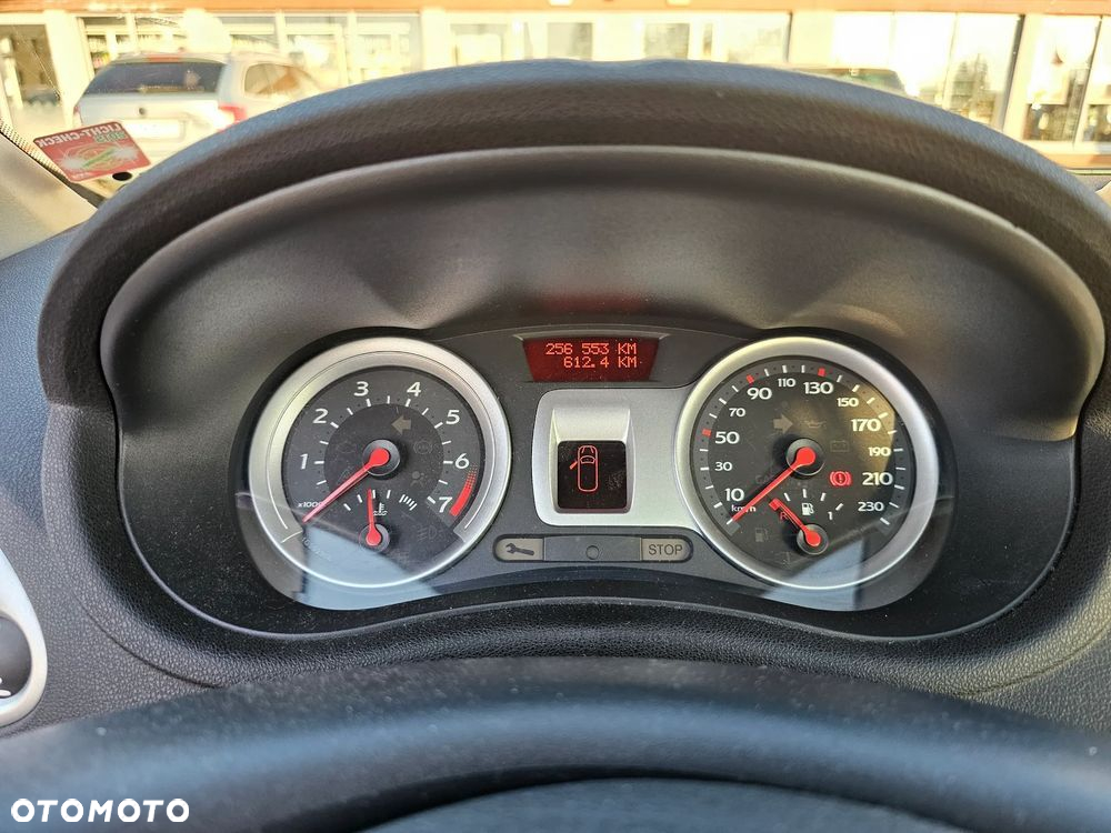 Renault Clio - 12