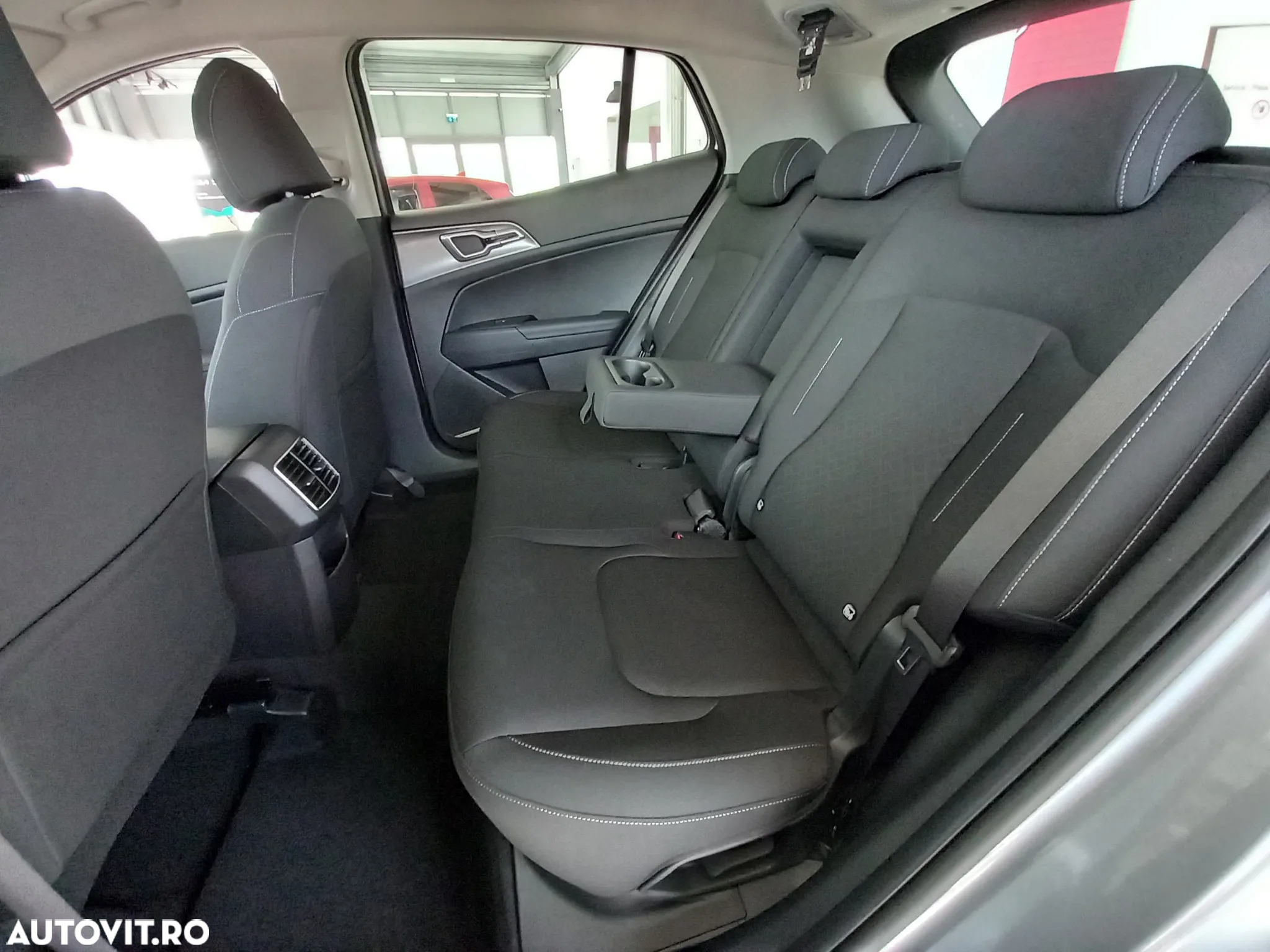 Kia Sportage 1.6 T-GDI 7DCT HP 4x2 MHEV Urban - 10