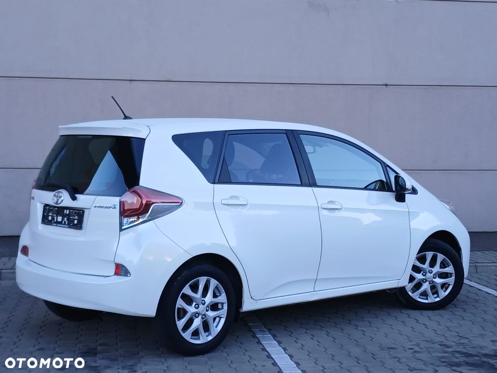 Toyota Verso S 1.33 VVT-i Start-Stop Club - 17