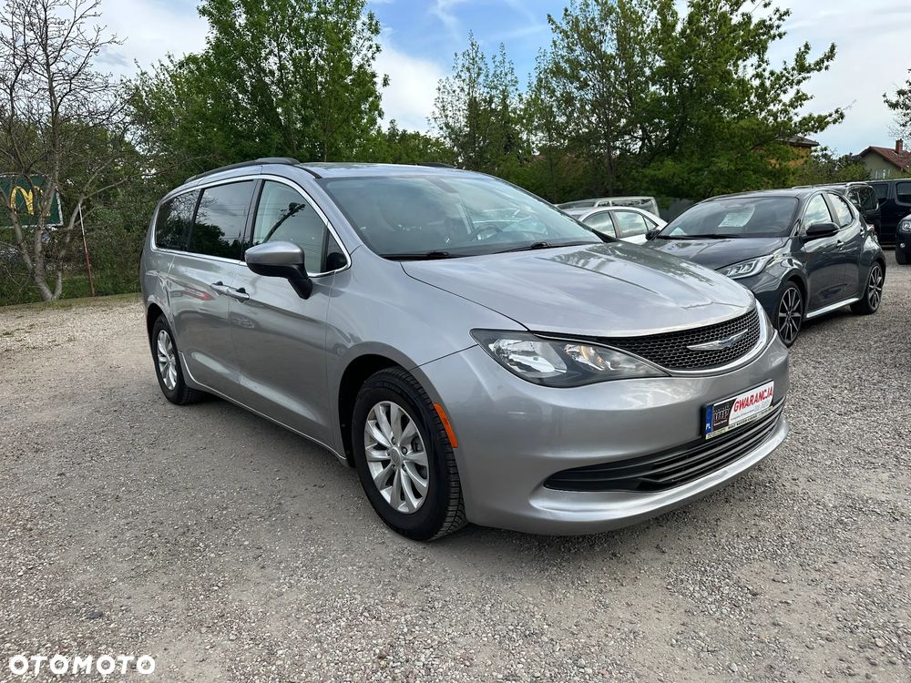 Chrysler Pacifica - 5
