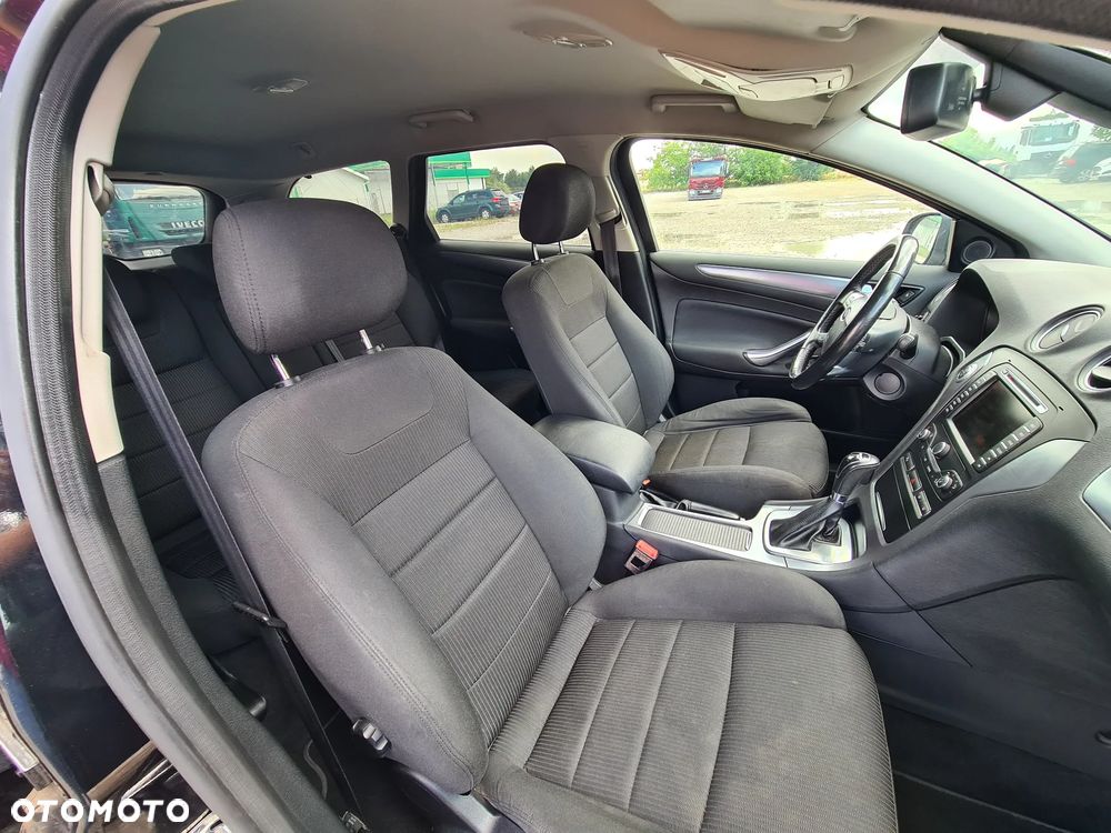 Ford Mondeo - 34