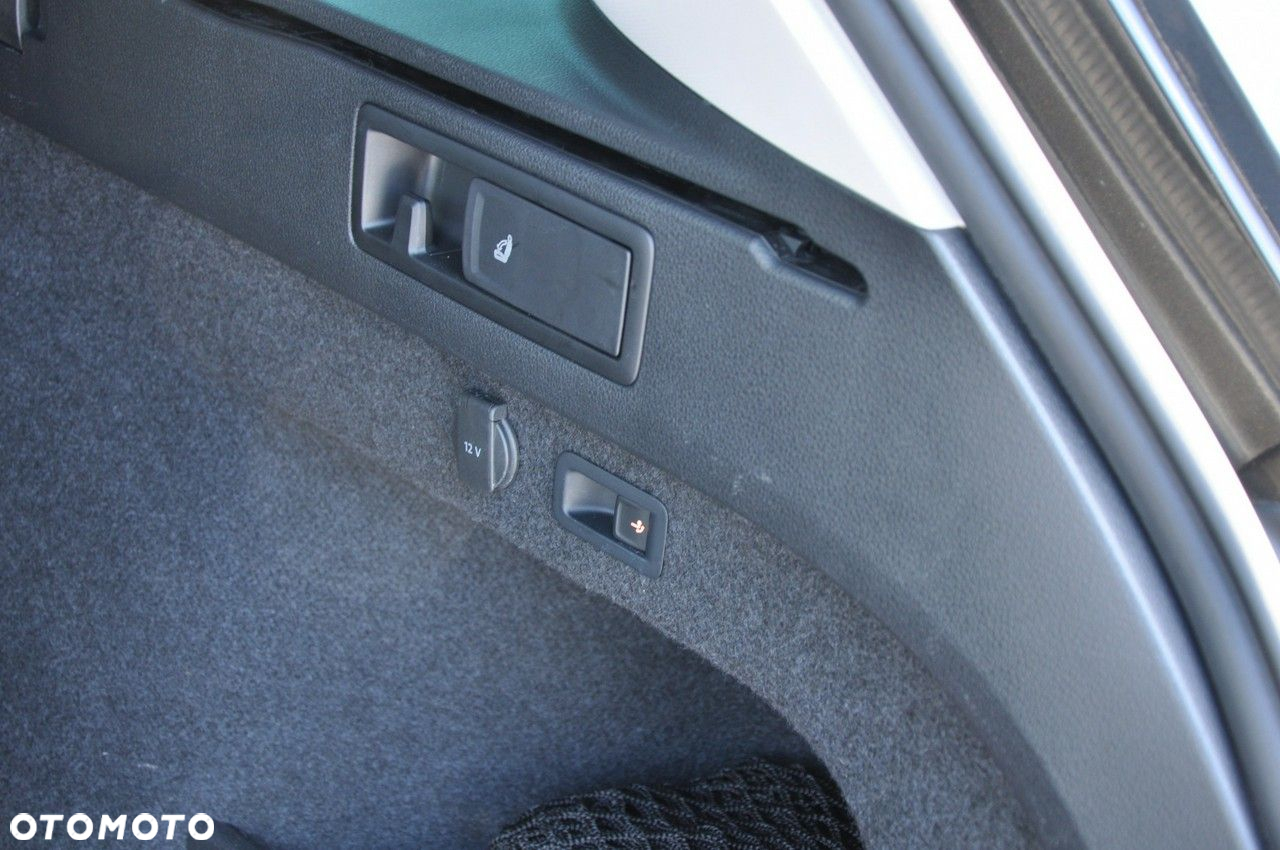 Volkswagen Passat 2.0 TDI EVO Business DSG - 31
