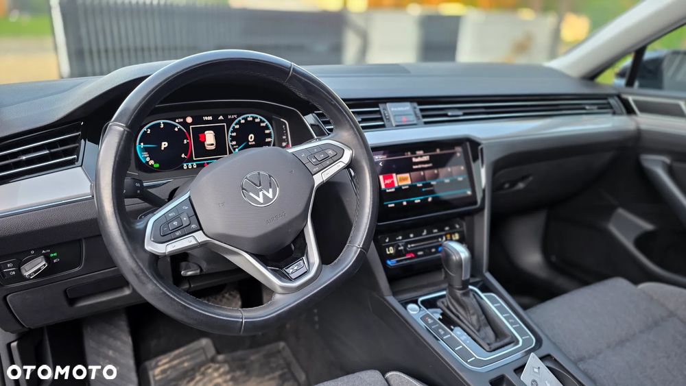 Volkswagen Passat - 20