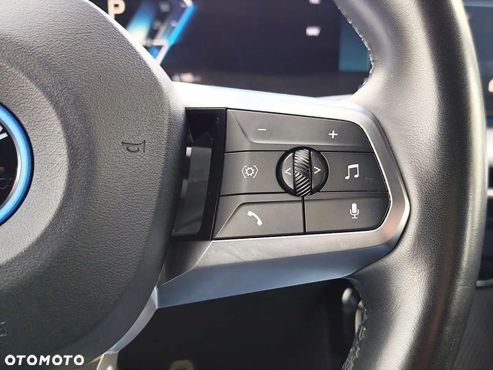 BMW iX2 xDrive30 66.5kWh M Sport - 16