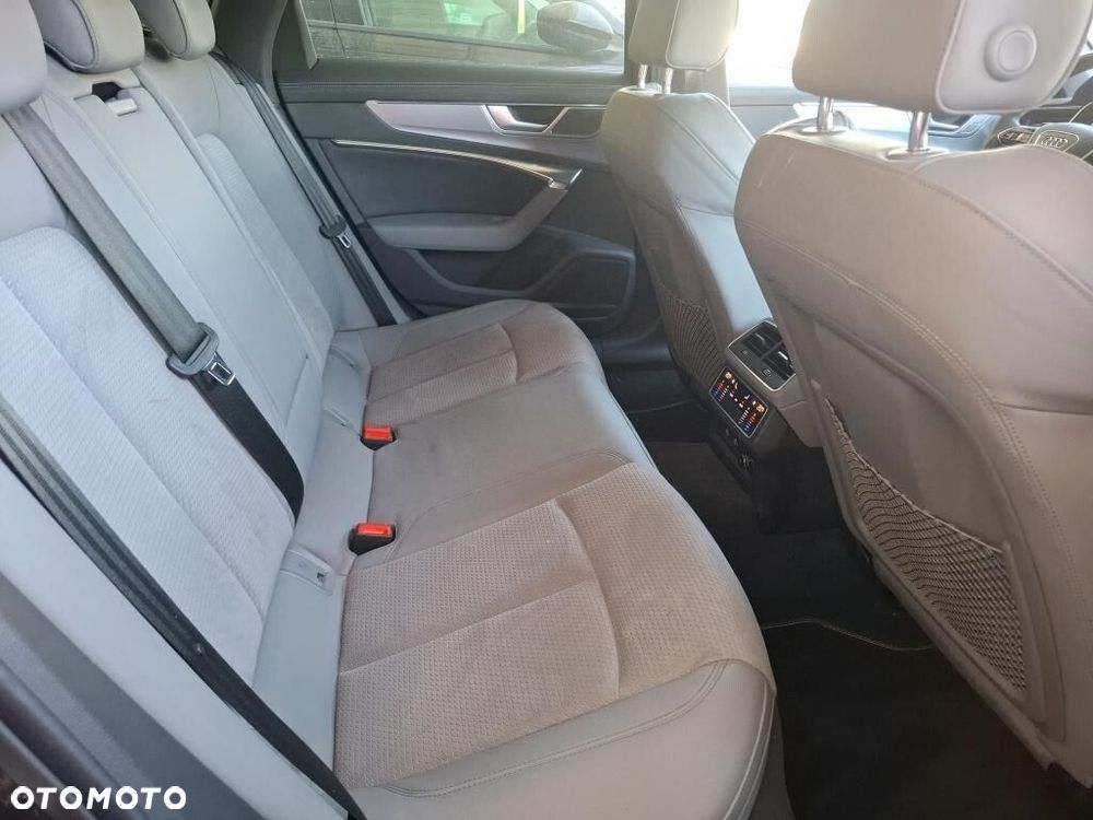 Audi A6 Avant - 16
