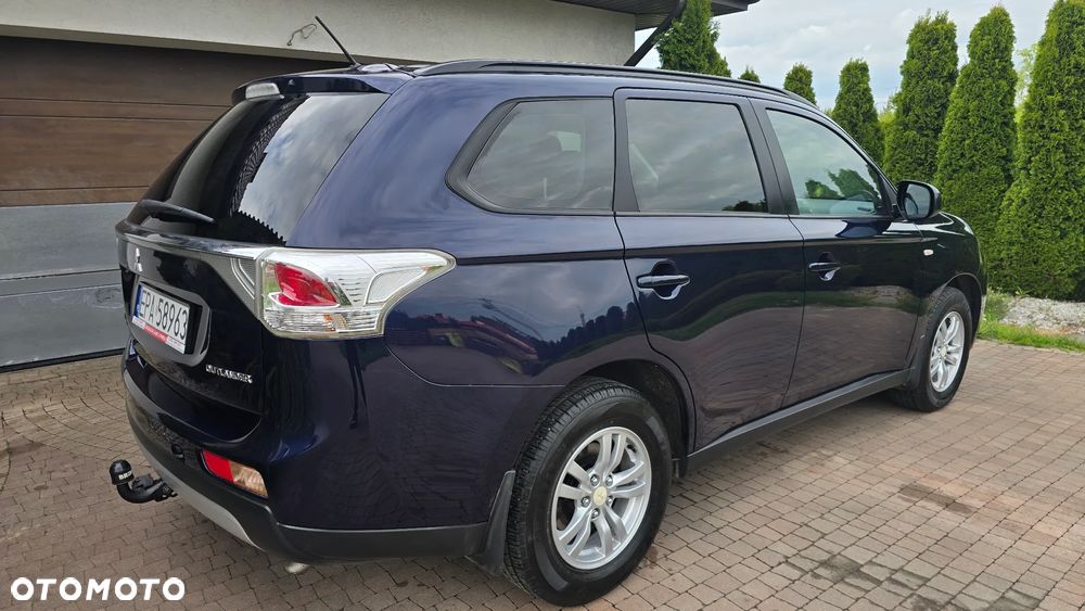 Mitsubishi Outlander - 11
